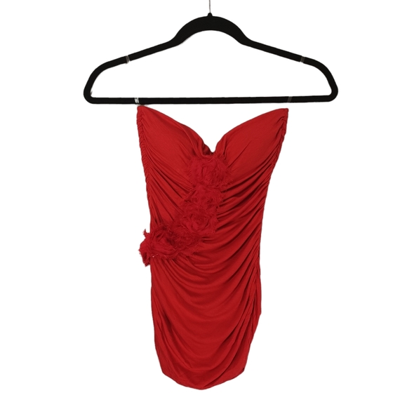 RUBICON Red Strapless Stretchy Asymmetrical Floral Bandeau Top Small NWT - Picture 3 of 9